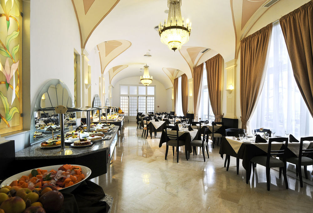 Majestic Hotel Tunis Buitenkant foto