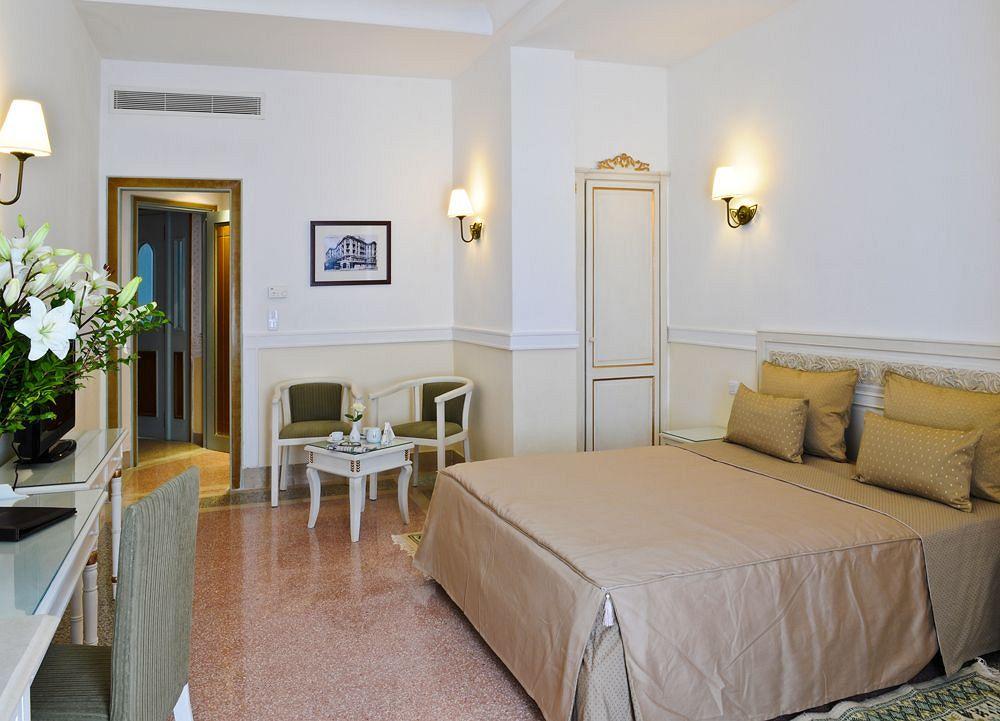 Majestic Hotel Tunis Buitenkant foto