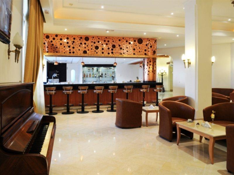 Majestic Hotel Tunis Buitenkant foto