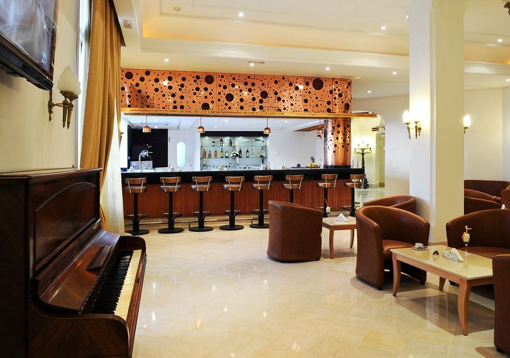 Majestic Hotel Tunis Buitenkant foto